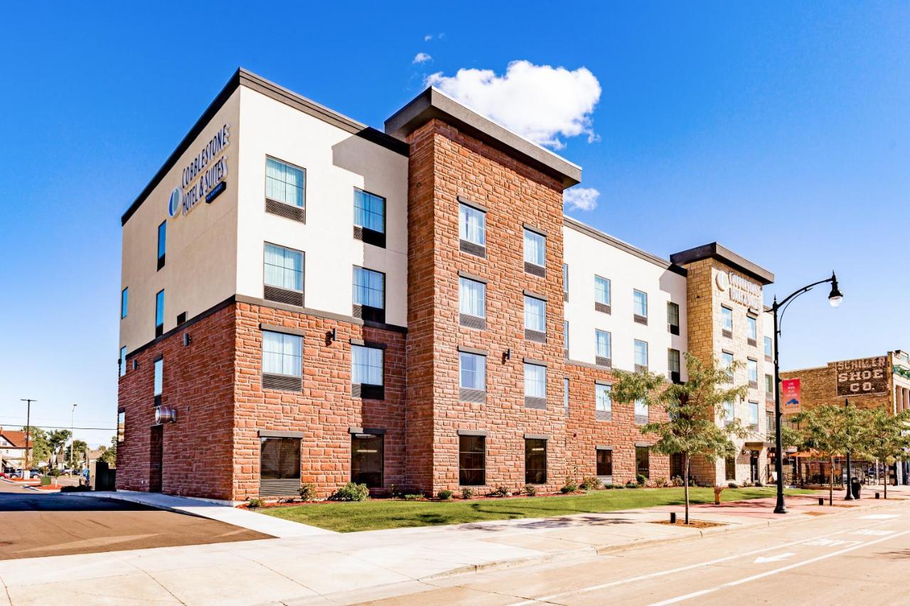 Cobblestone Hotel & Suites Superior Exterior photo