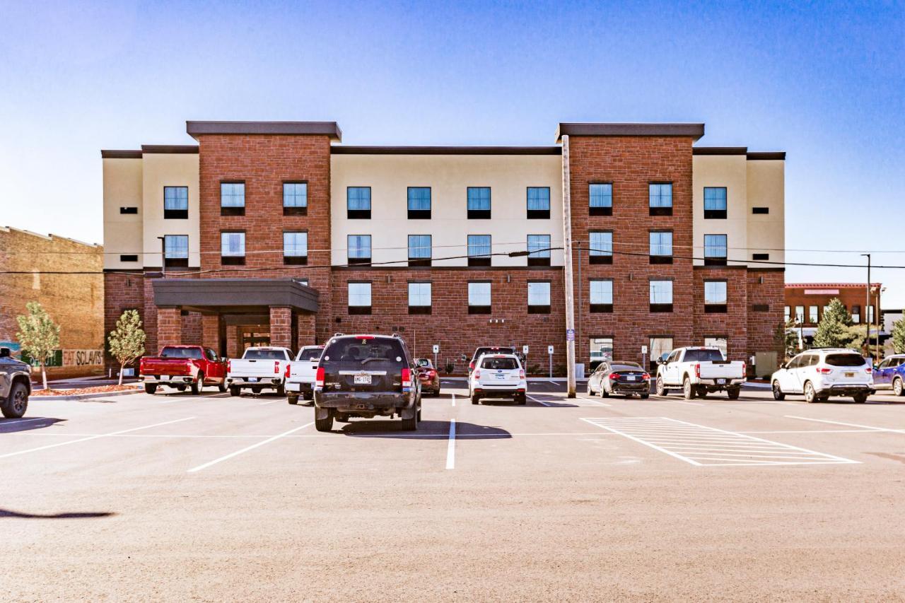 Cobblestone Hotel & Suites Superior Exterior photo