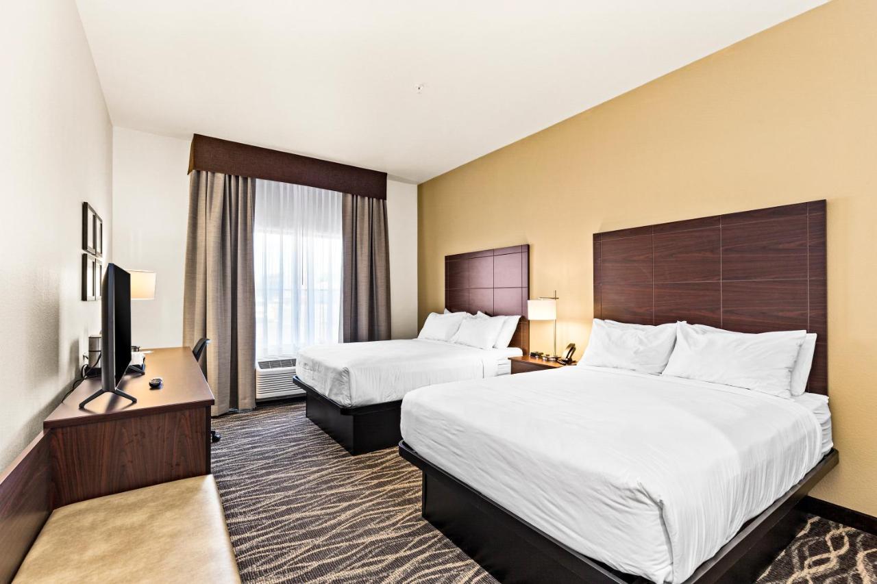 Cobblestone Hotel & Suites Superior Exterior photo